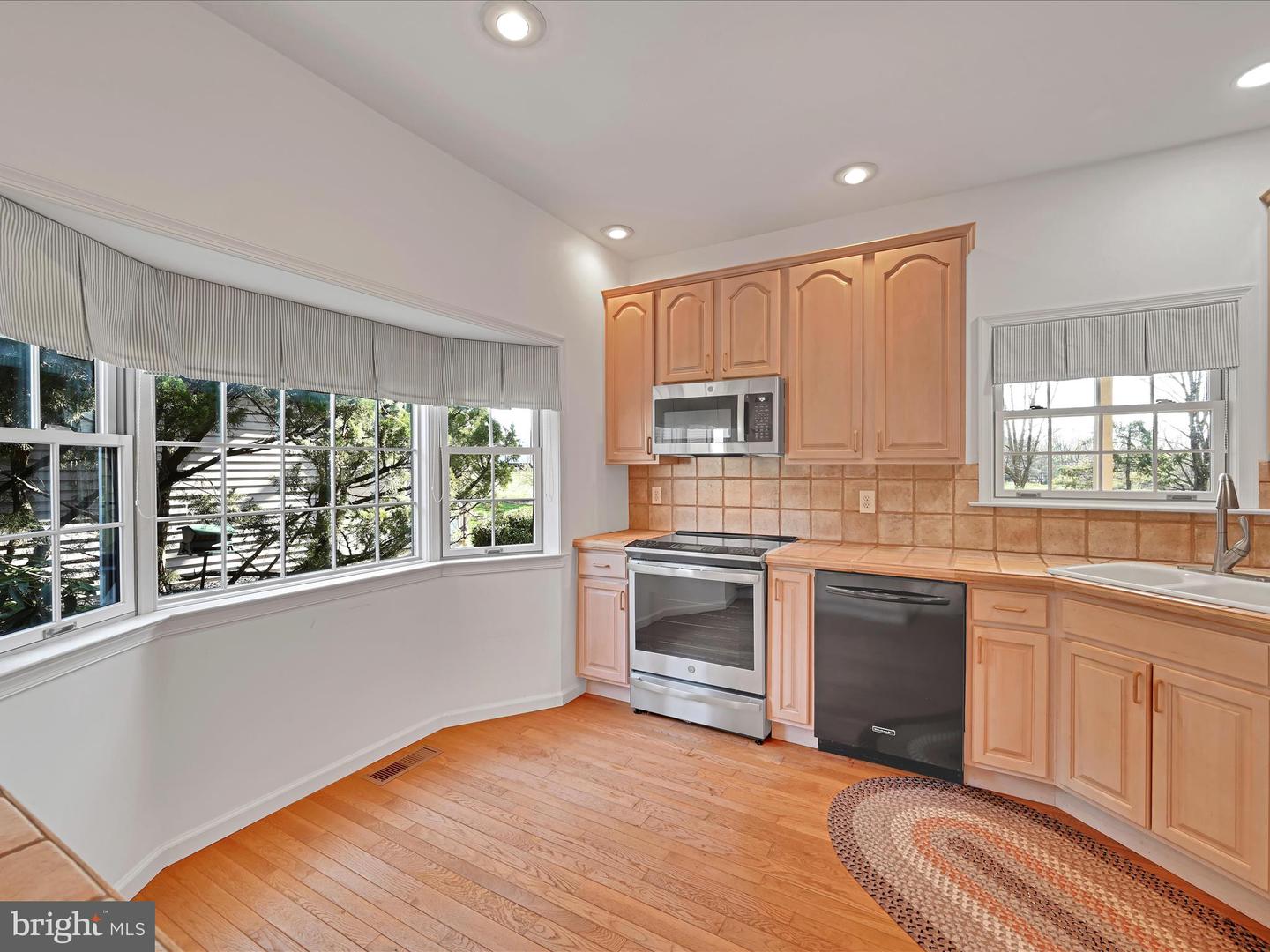 520 Waterside Cir Property Photo 12