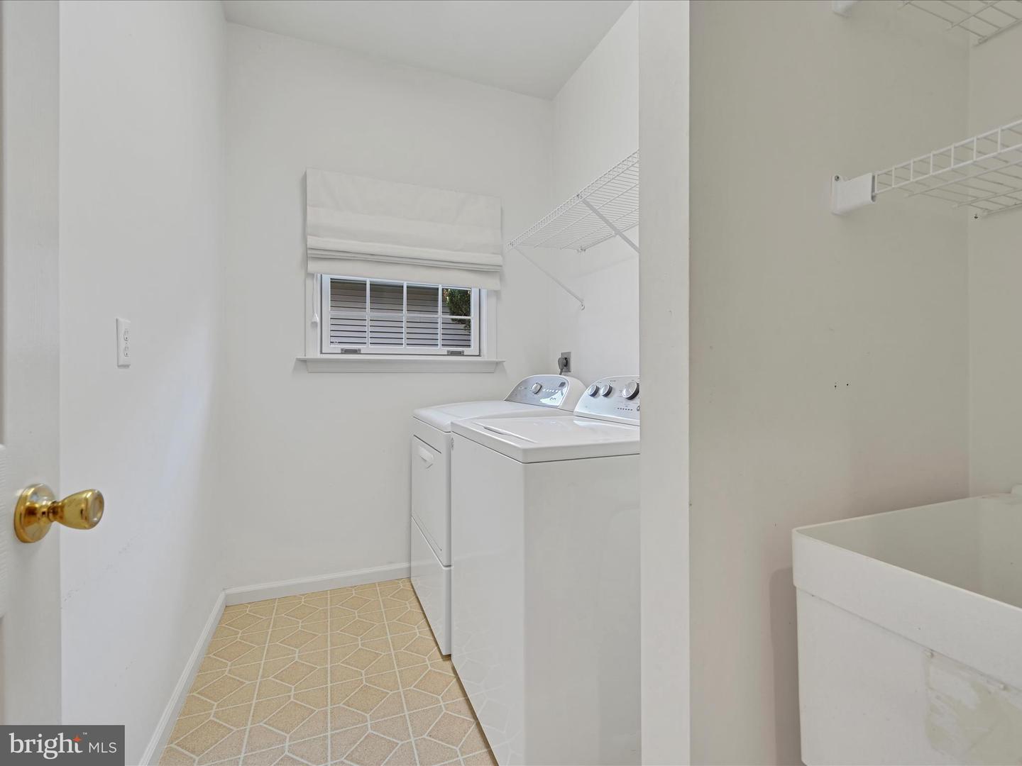 520 Waterside Cir Property Photo 18