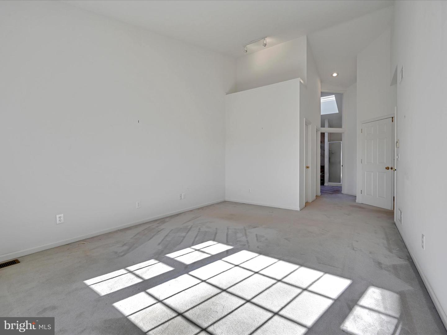 520 Waterside Cir Property Photo 20