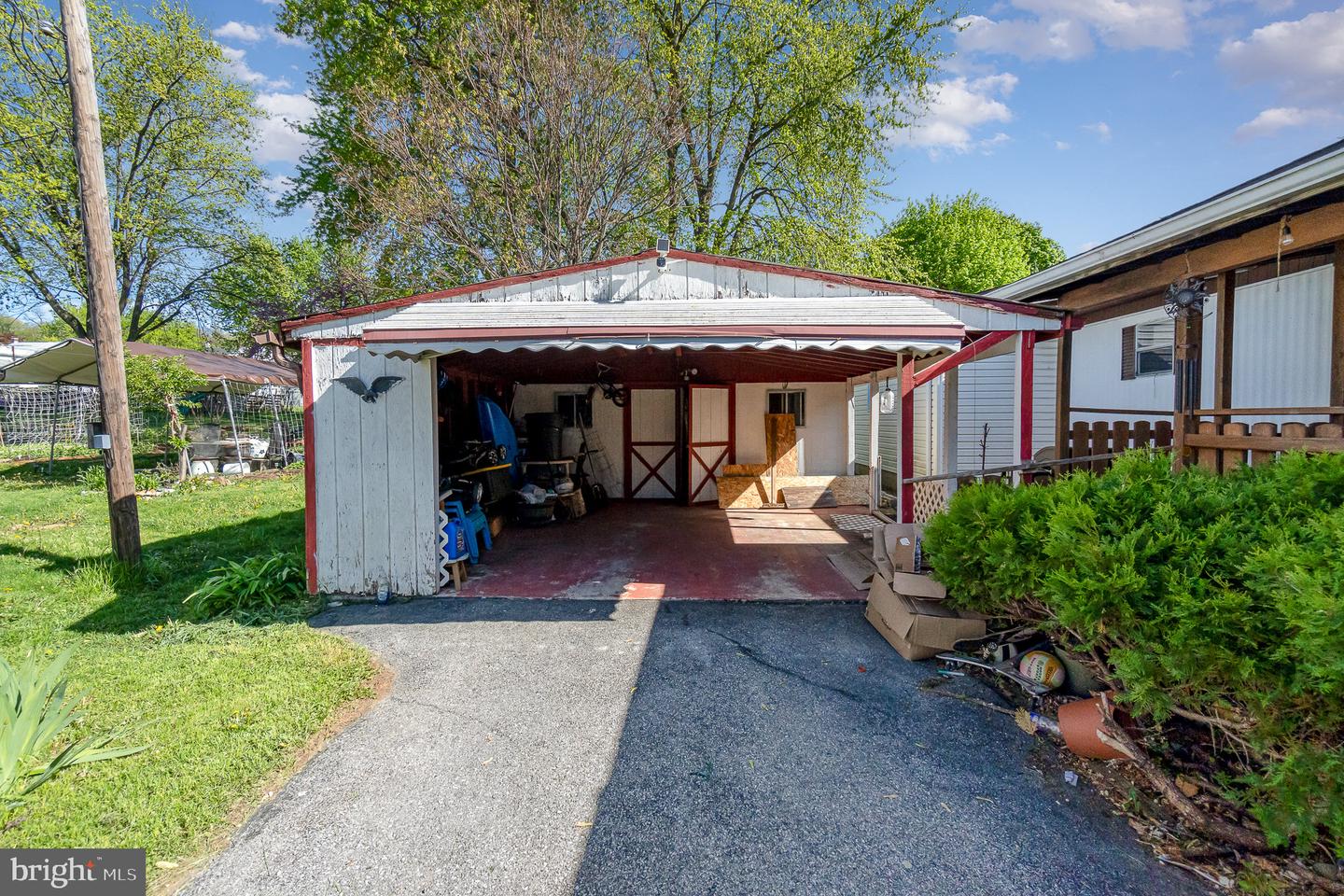 2405 Mifflin St Property Photo 4
