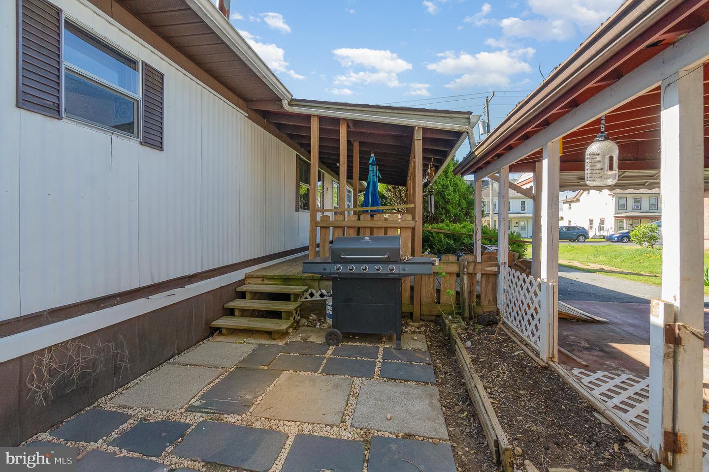 2405 Mifflin St Property Photo 5