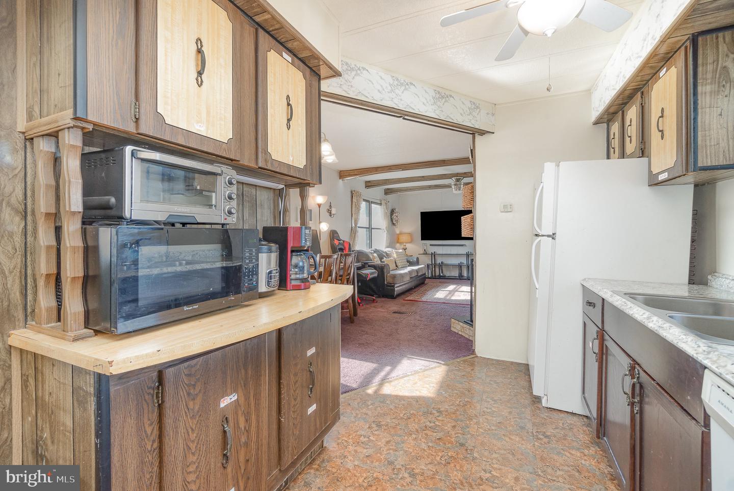 2405 Mifflin St Property Photo 12