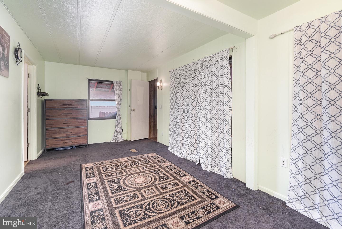 2405 Mifflin St Property Photo 14