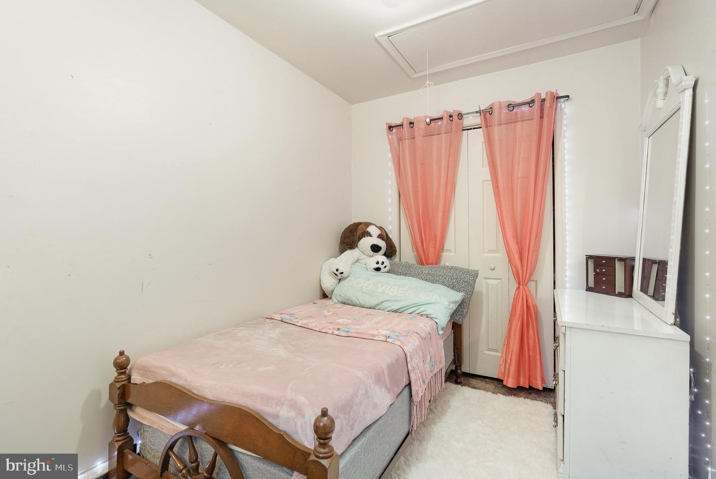 2405 Mifflin St Property Photo 18