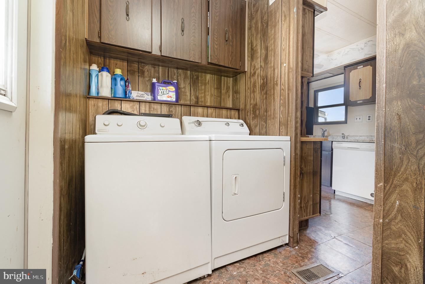 2405 Mifflin St Property Photo 21