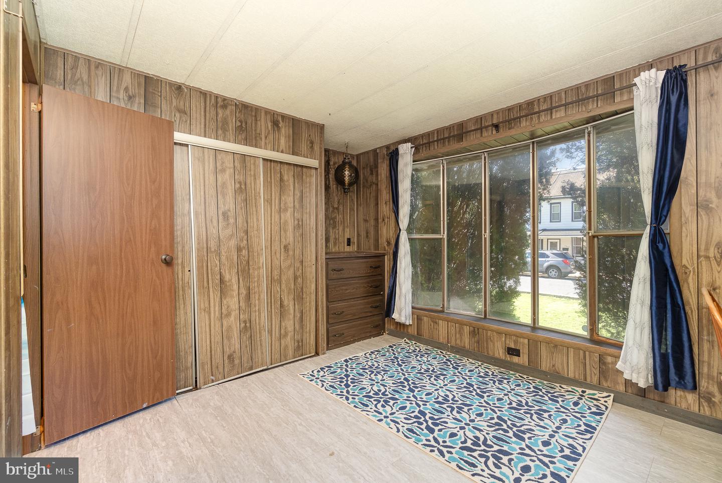 2405 Mifflin St Property Photo 23