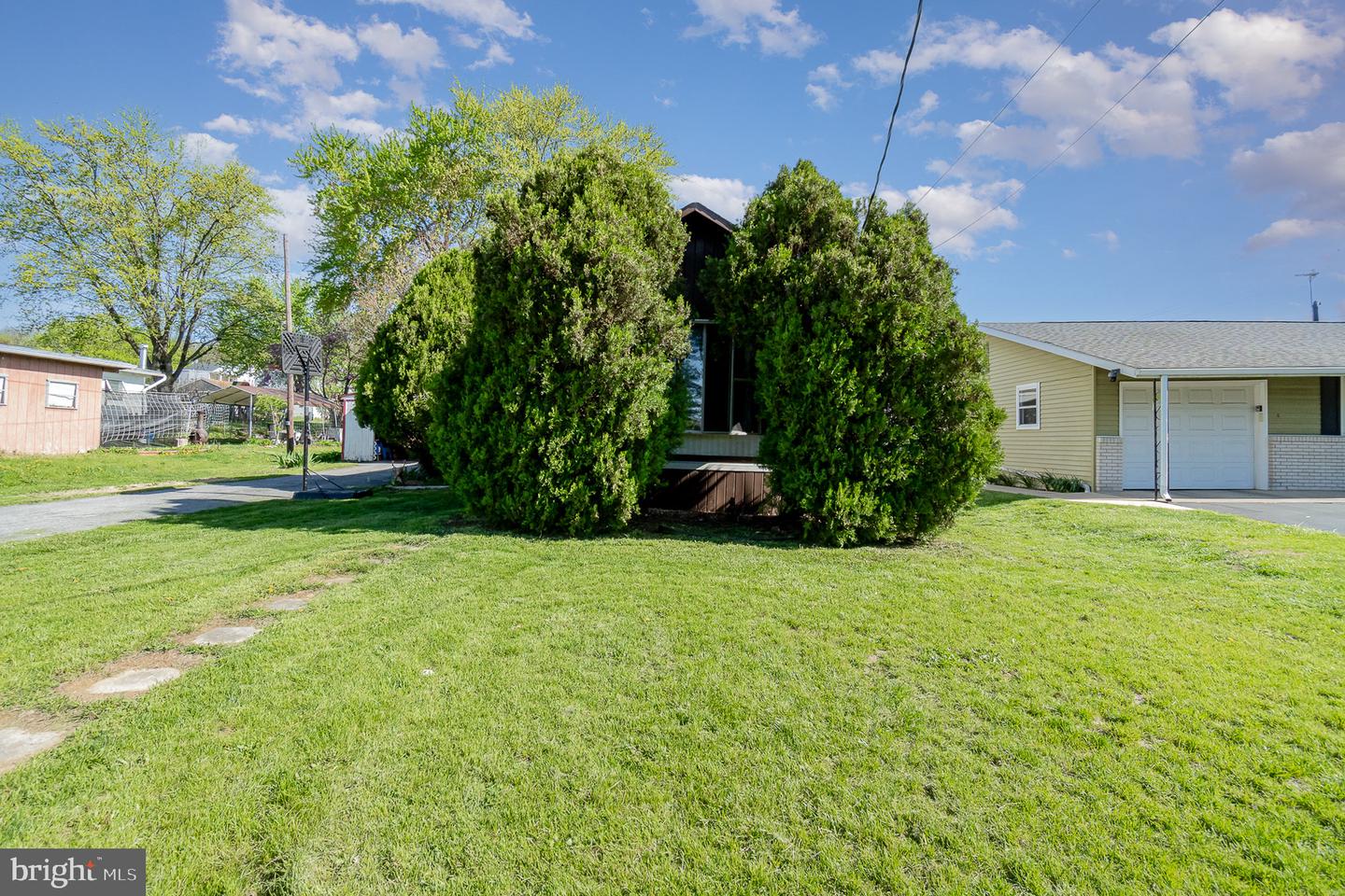 2405 Mifflin St Property Photo 27