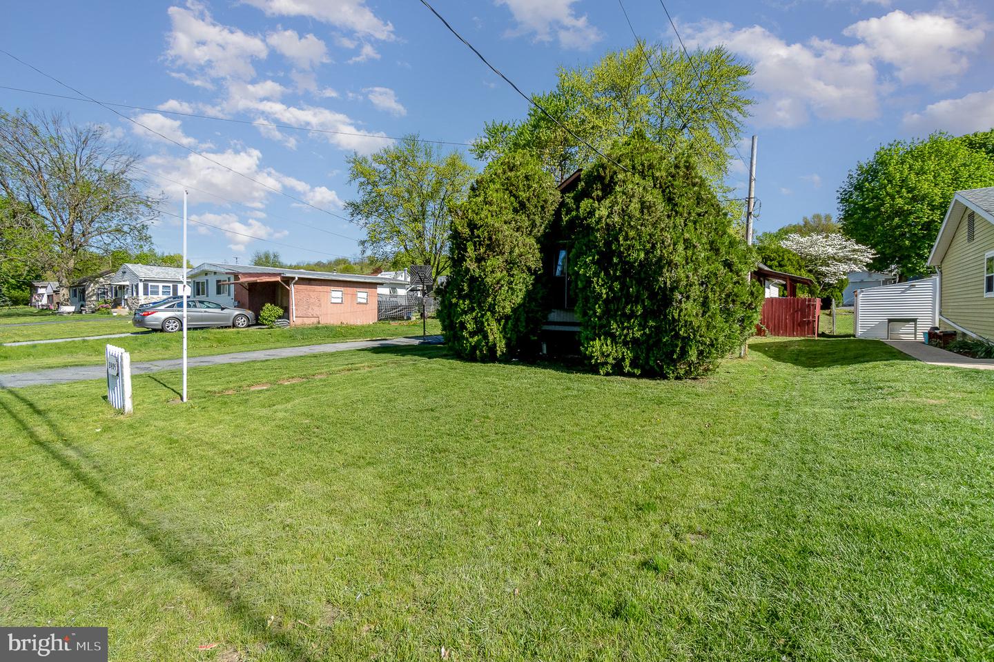 2405 Mifflin St Property Photo 28