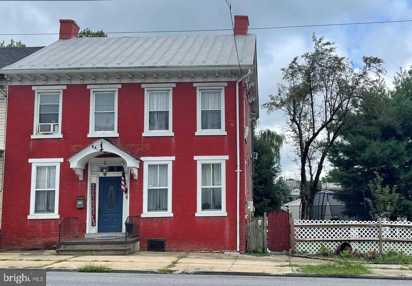 133 W MAIN ST
