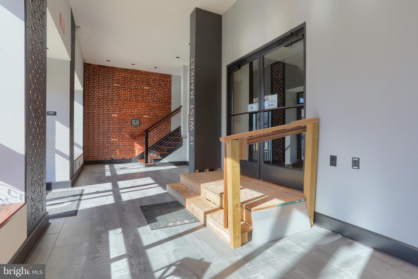 19 W Market St Property Photo 3