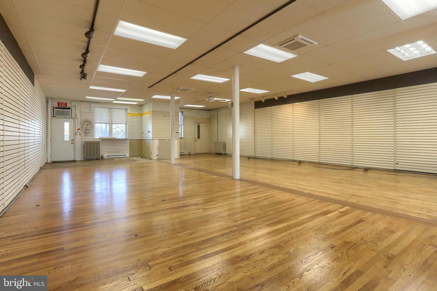 19 W Market St Property Photo 5