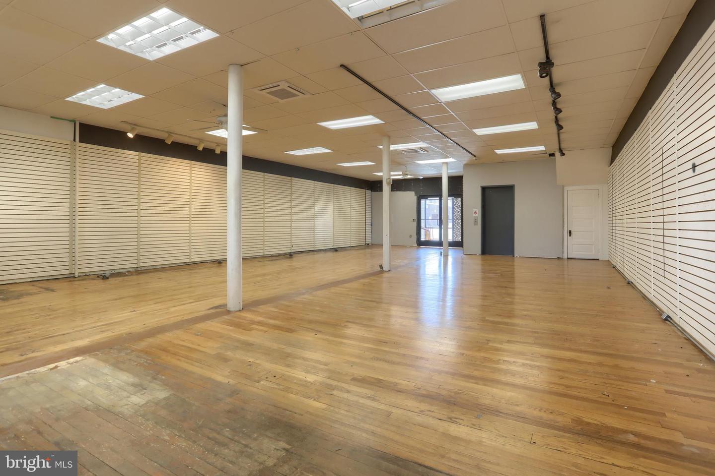 19 W Market St Property Photo 6