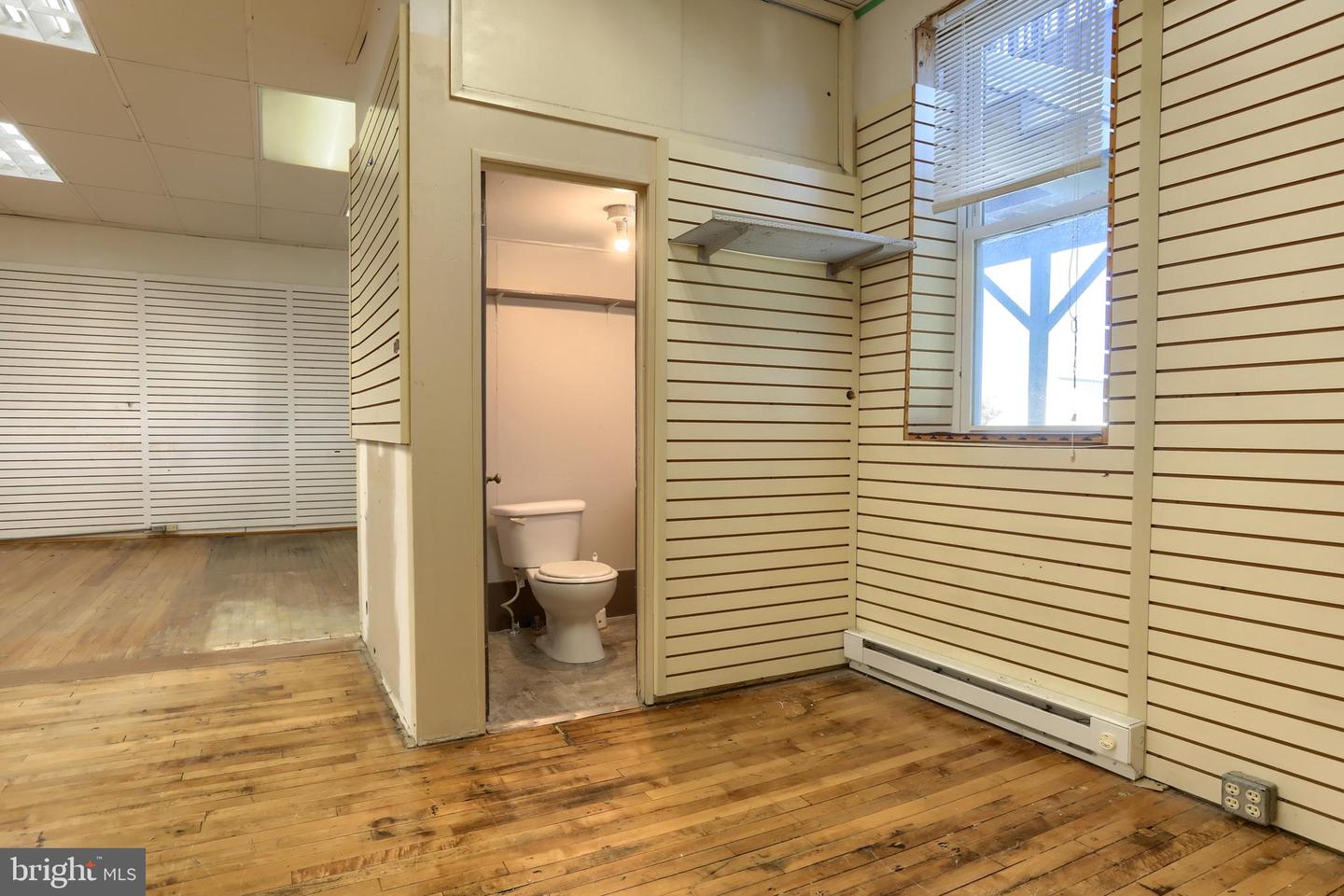 19 W Market St Property Photo 8