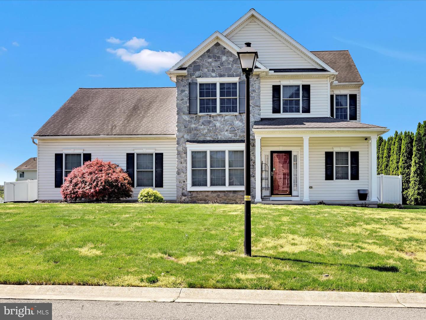 1524 Wheatfield Ln Property Photo 1