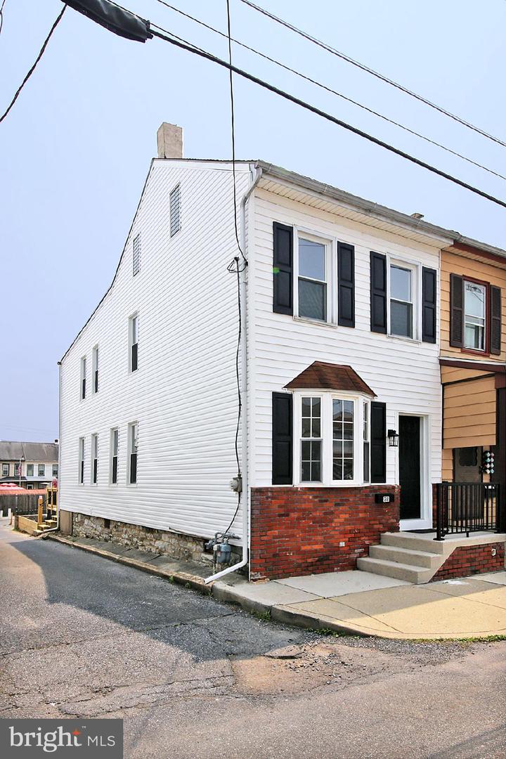 38 Guilford St Property Photo 2