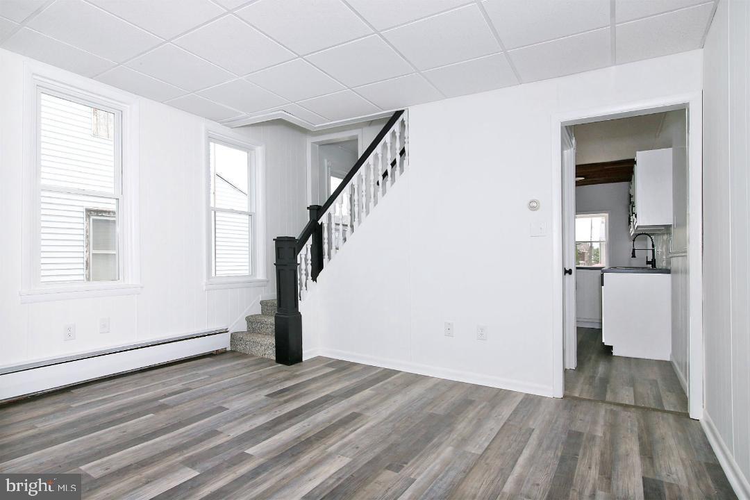 38 Guilford St Property Photo 5