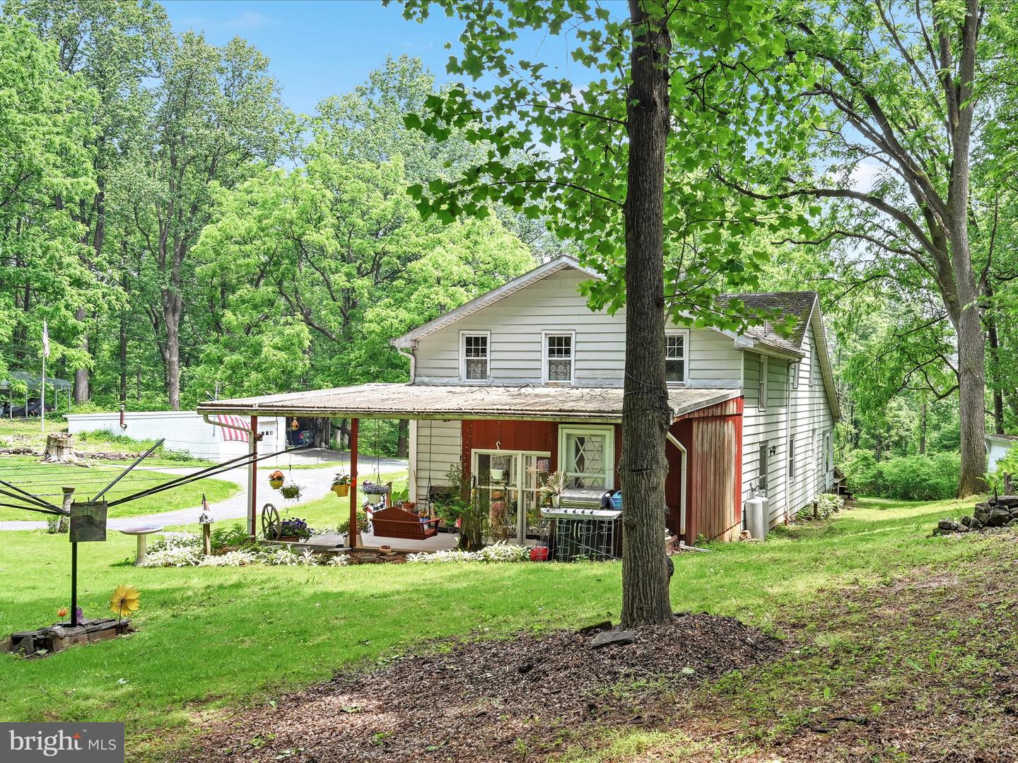 4 YODER LN