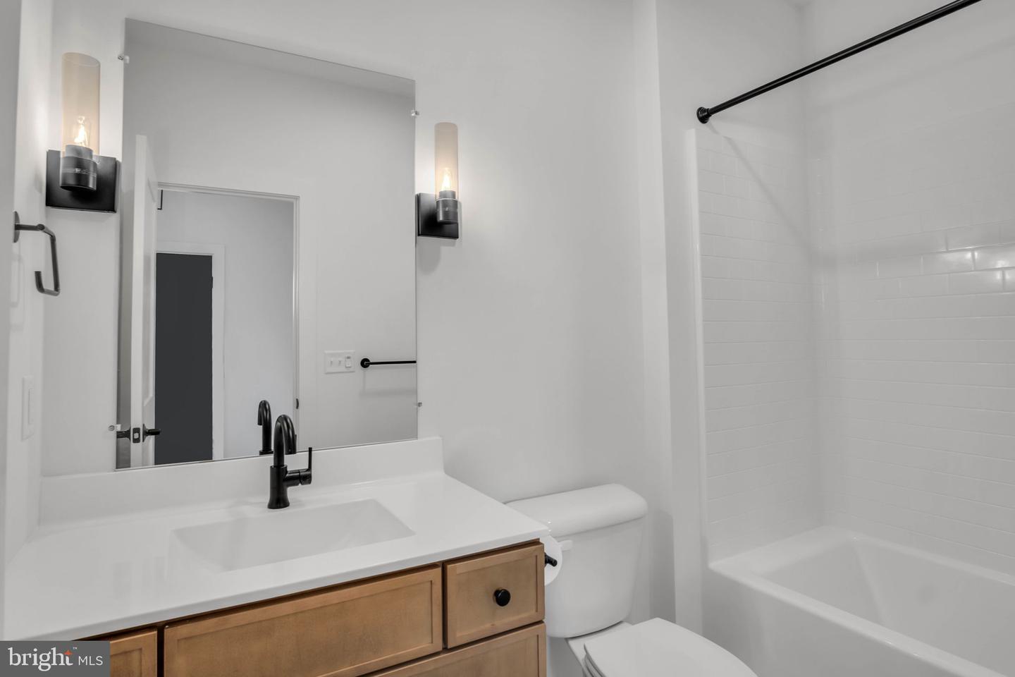 117 Bellflower Ave Property Photo 11