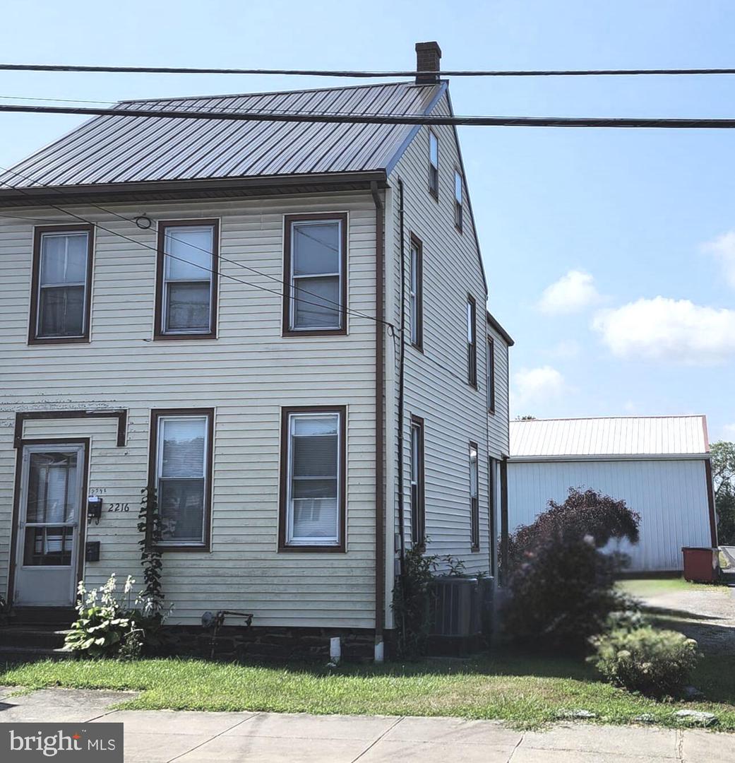 2216 Lehman St Property Photo 1