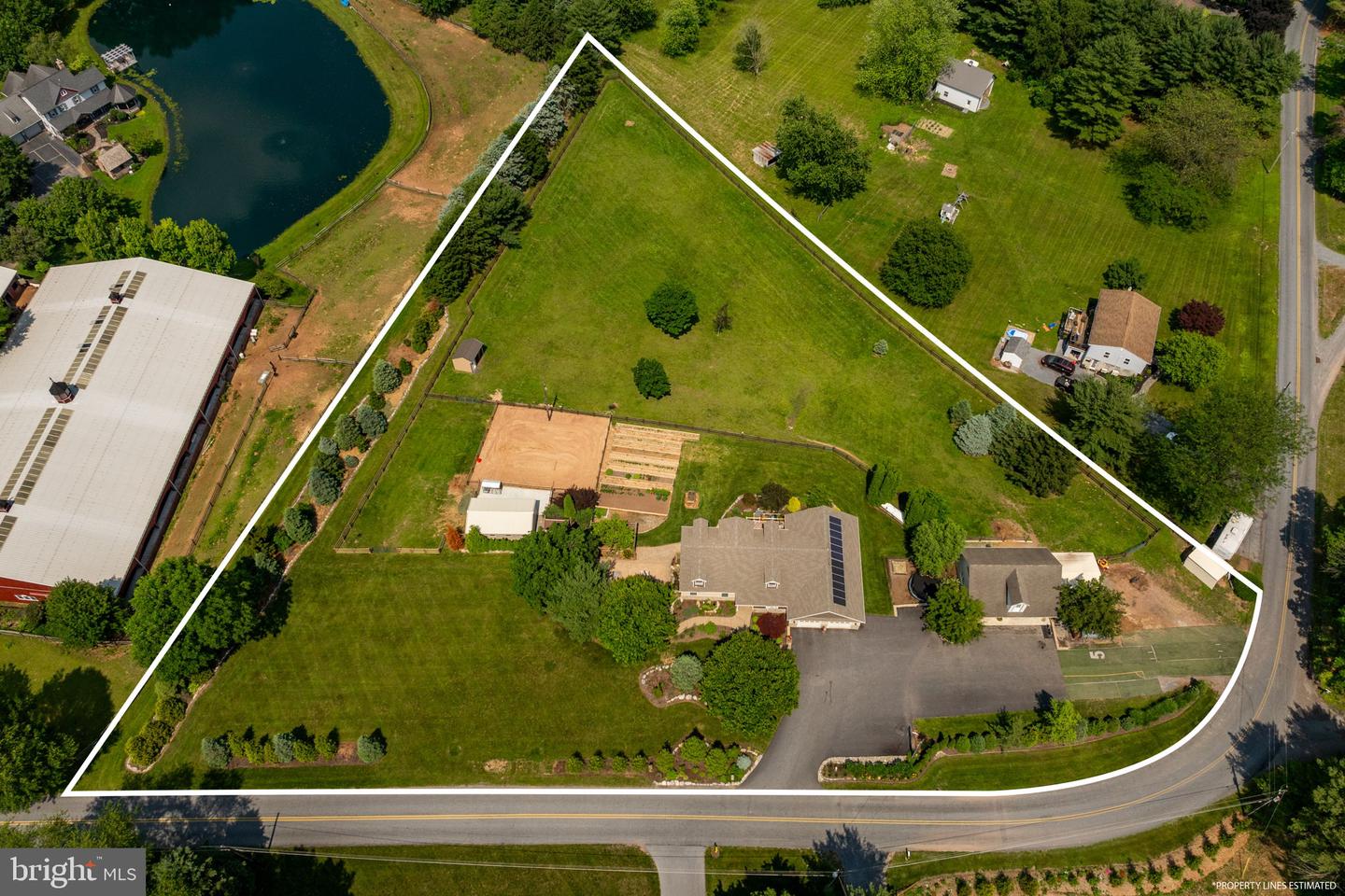 144 Horse Happy Rd Property Photo 1