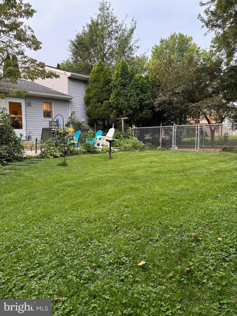 414 E Pine St Property Photo 16