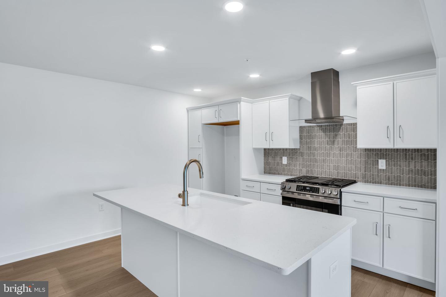106 Candler Way Property Photo 3