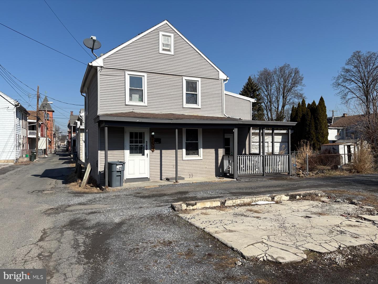 360 Jones St Property Photo 1