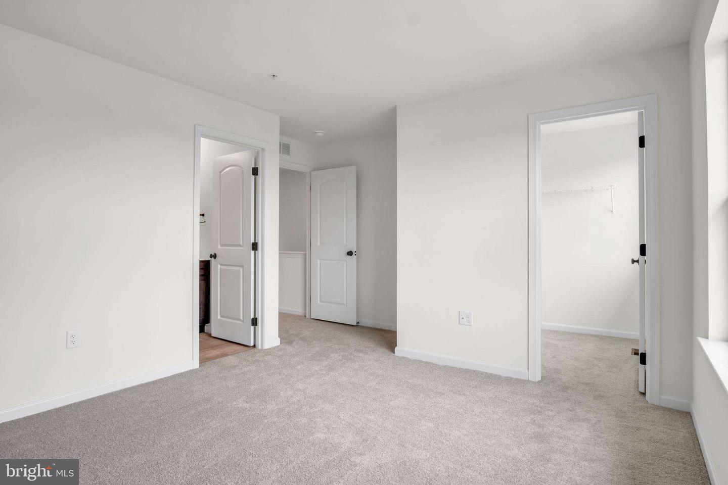 312 Flora Blvd Property Photo 8