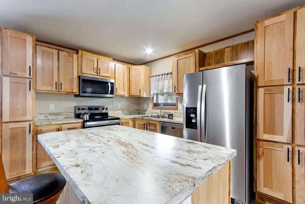2126 Scull St Property Photo 4