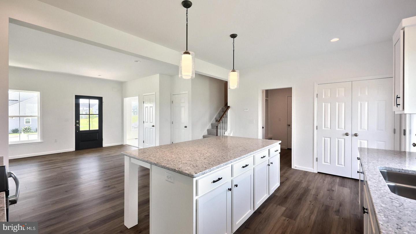 641 Sunset Blvd Property Photo 24
