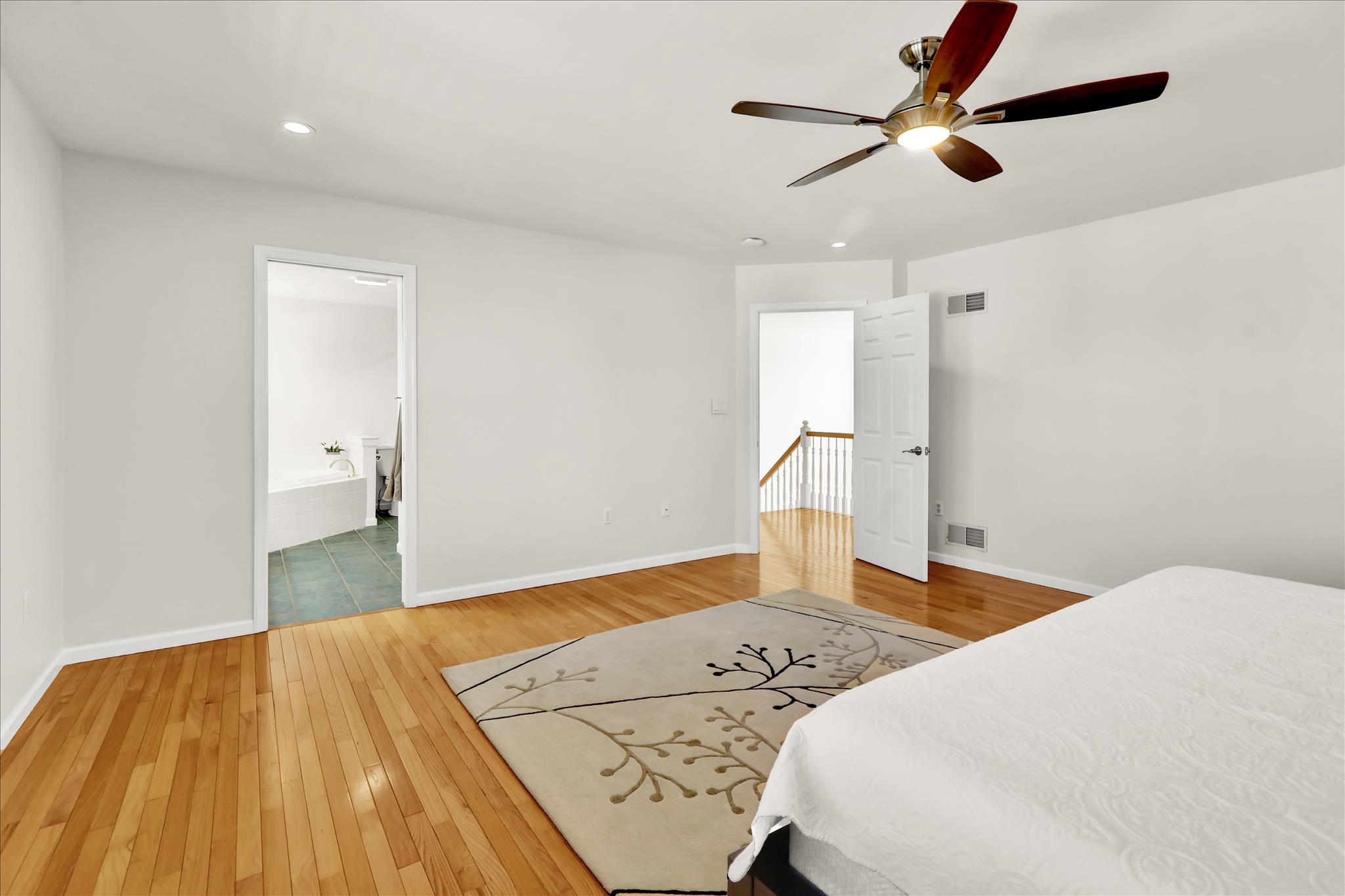 1026 Glenwood Ln L-0254 Property Photo 25