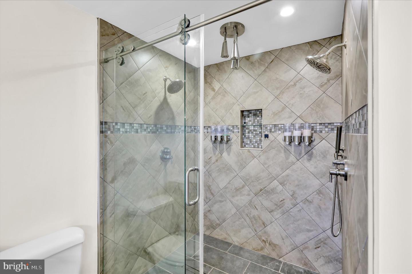 1026 Glenwood Ln L-0254 Property Photo 29