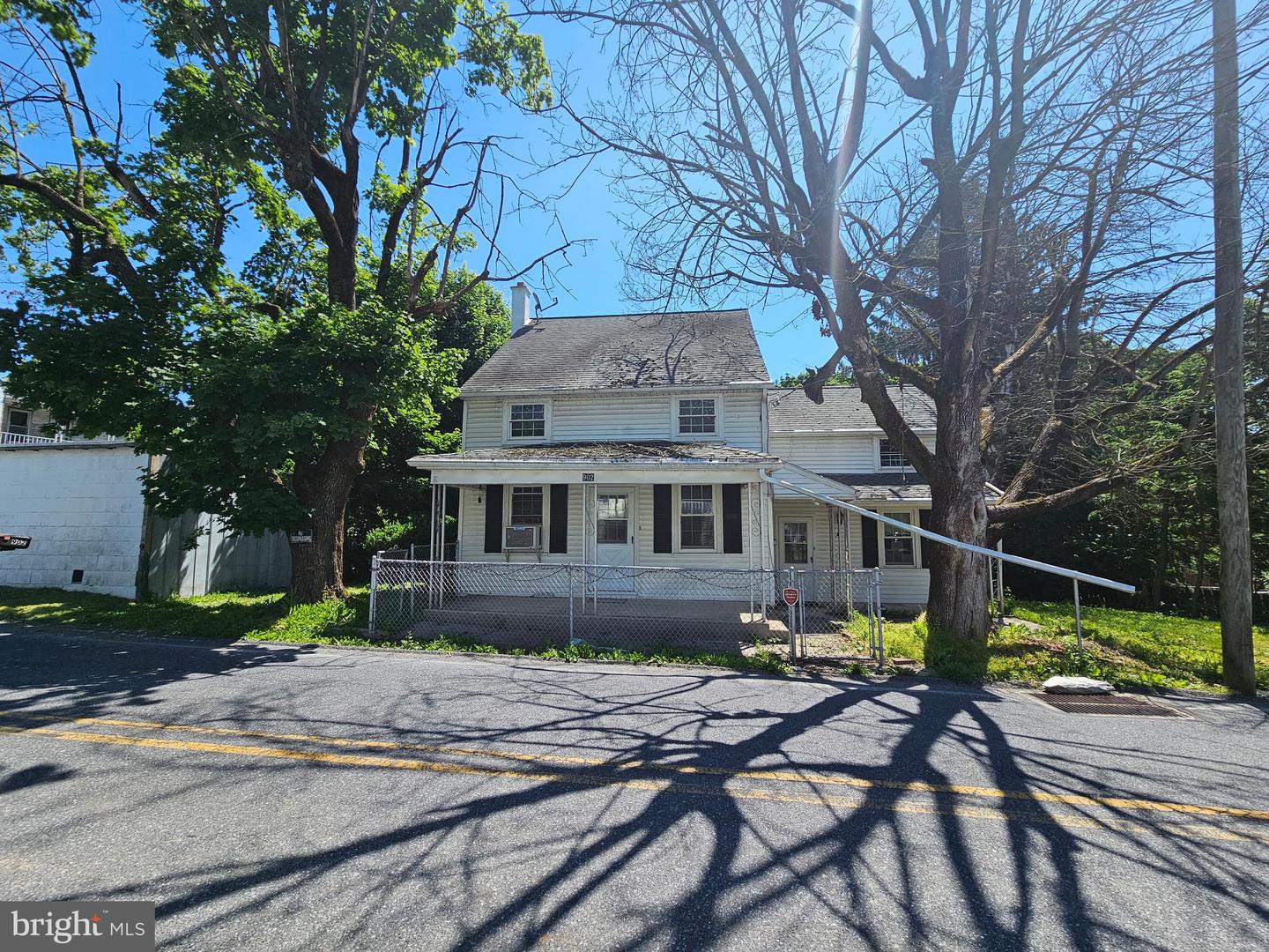 902 Miller St Property Photo 1