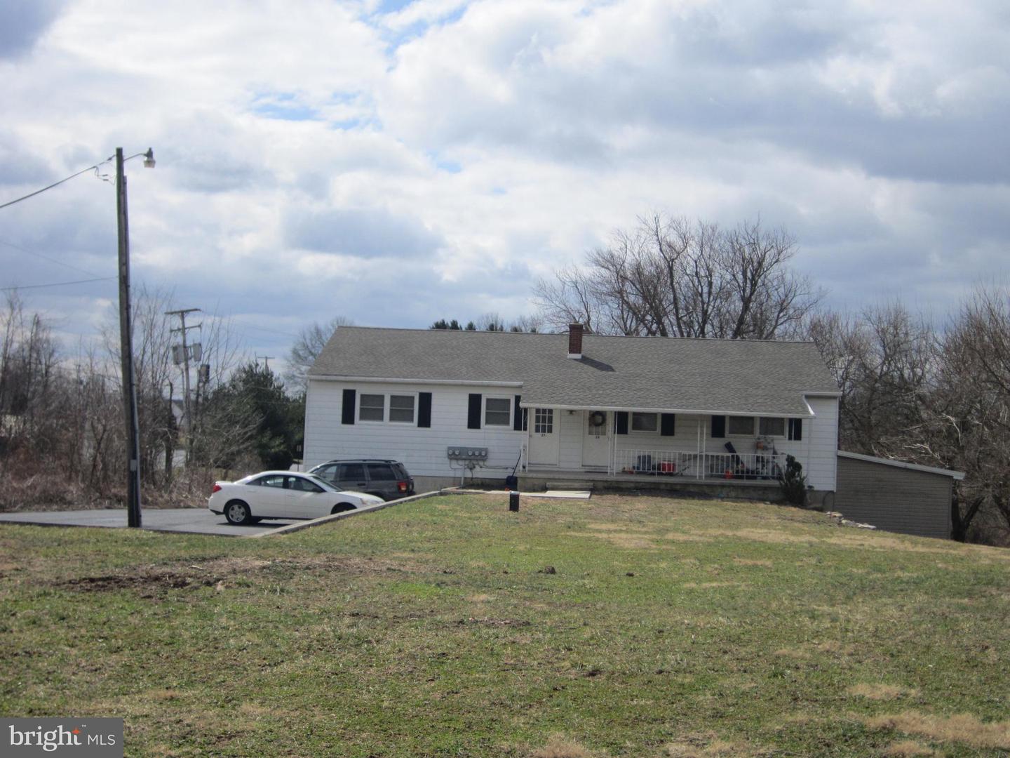 37 Marsanna Ln Property Photo 4
