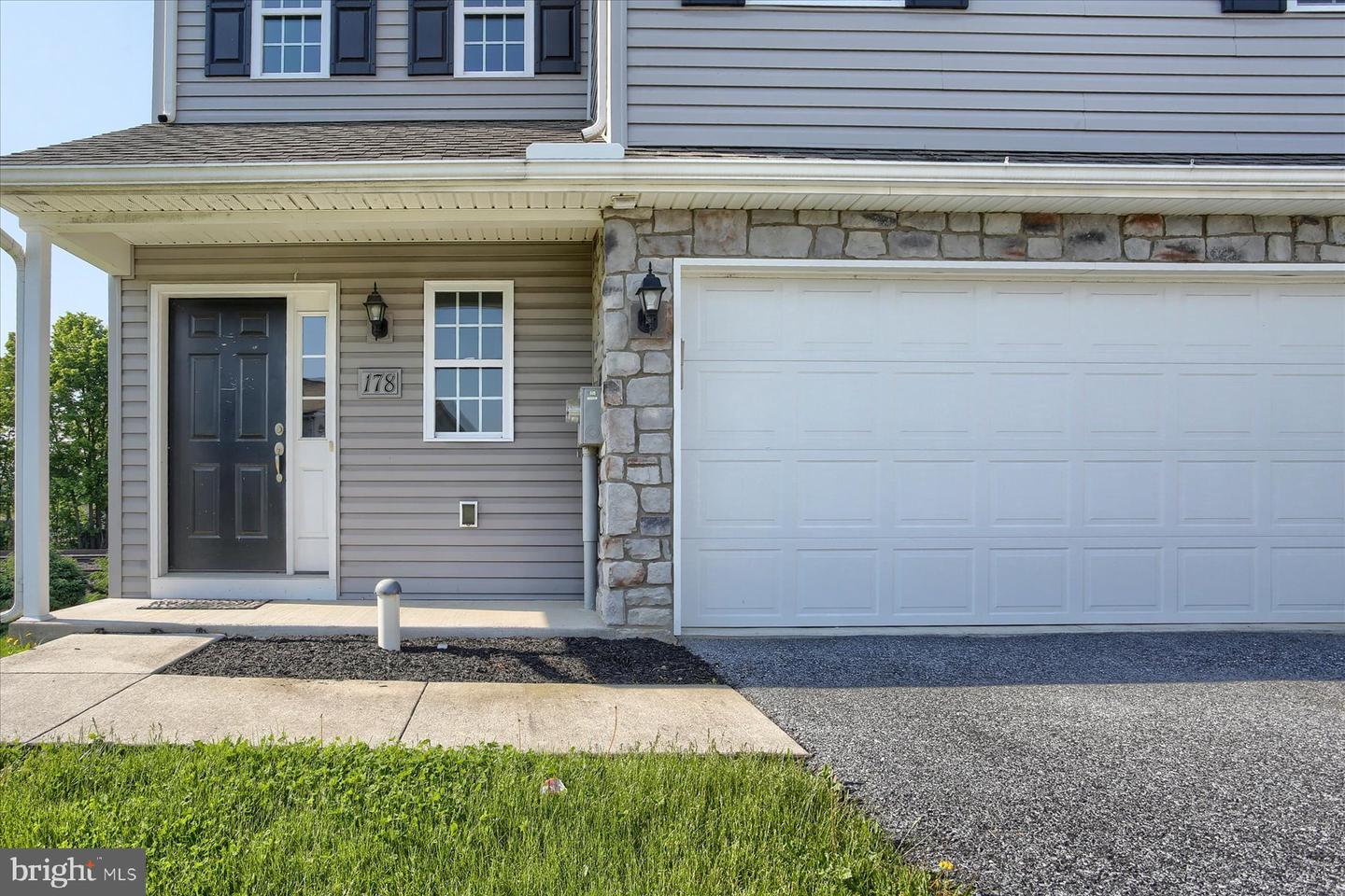 178 Braeburn Way Property Photo 3