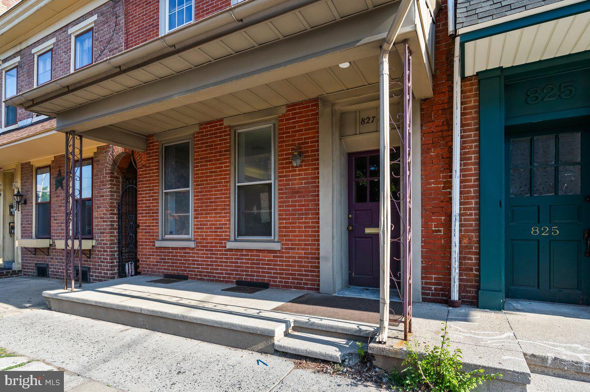 827 Chestnut St Property Photo 2