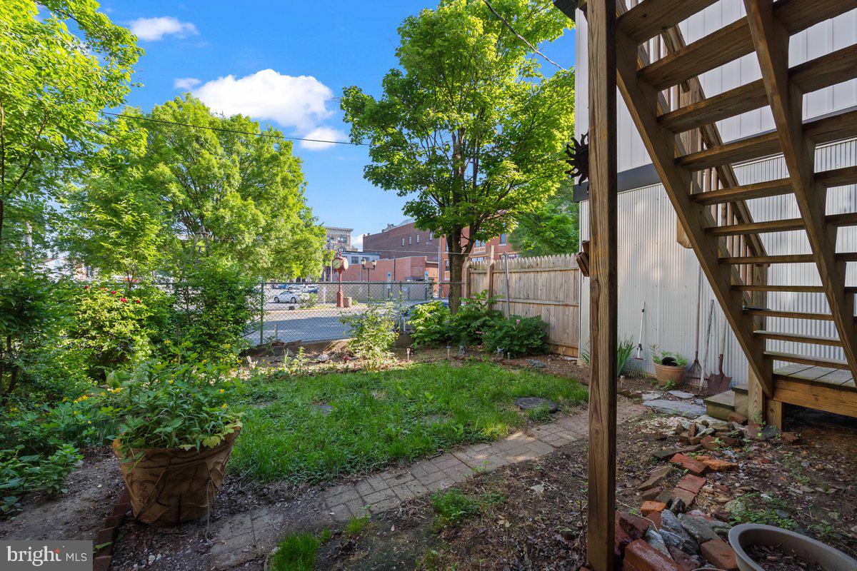 827 Chestnut St Property Photo 25
