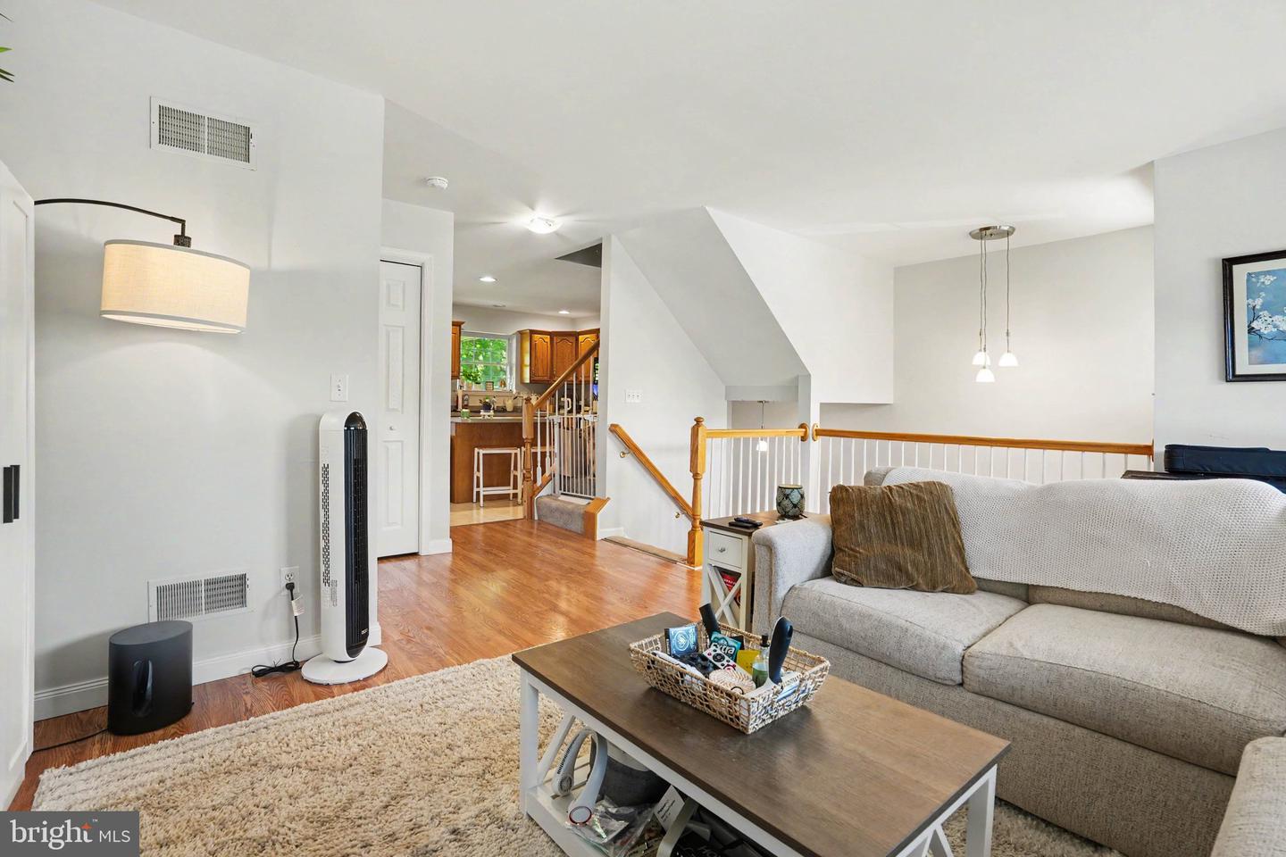 102 Woodside Ct Property Photo 6
