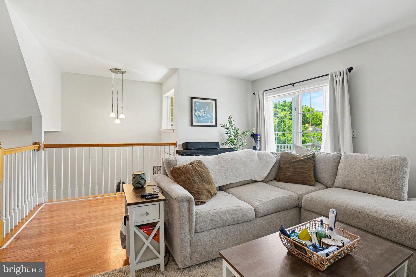 102 Woodside Ct Property Photo 7