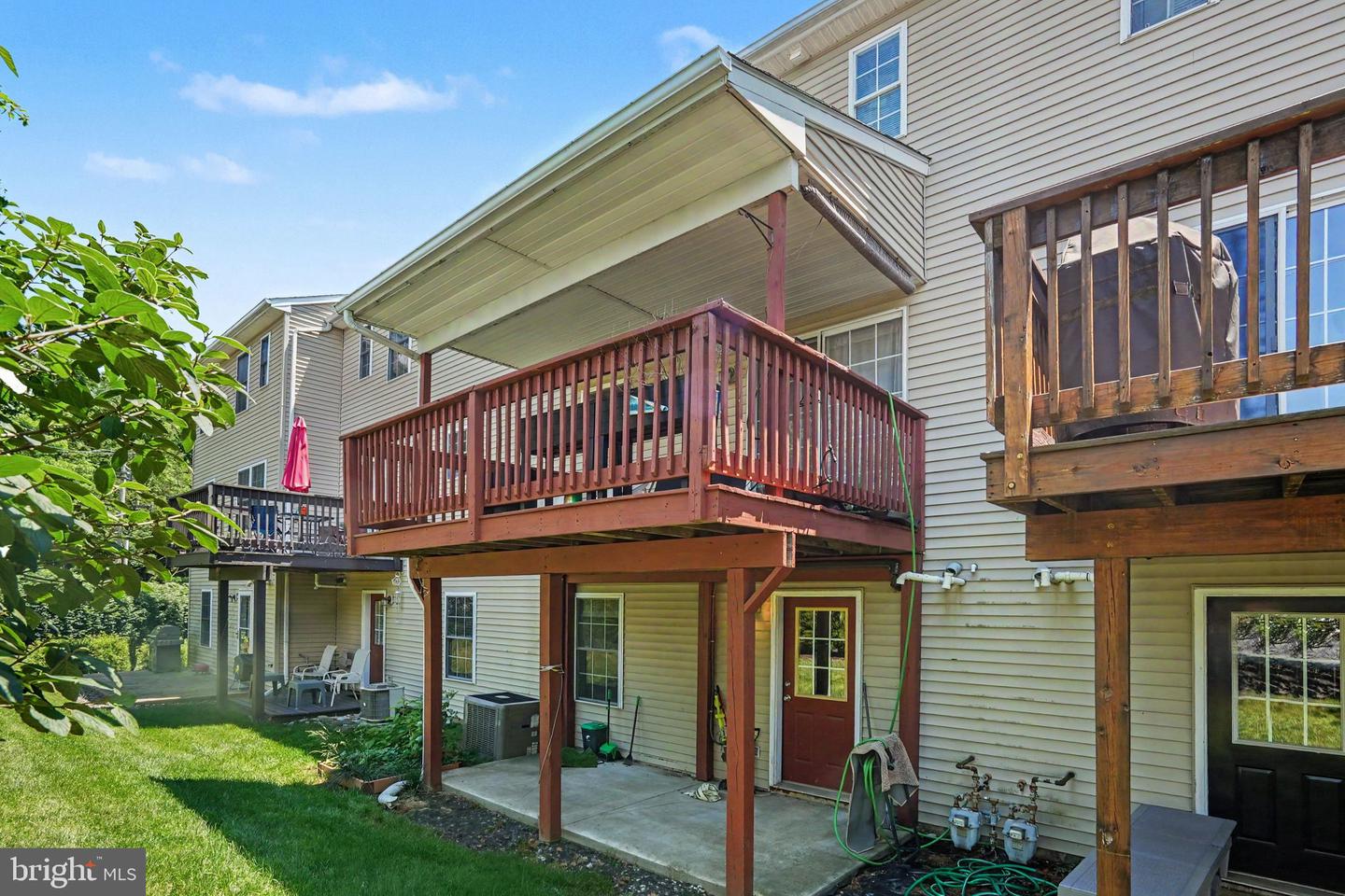 102 Woodside Ct Property Photo 33