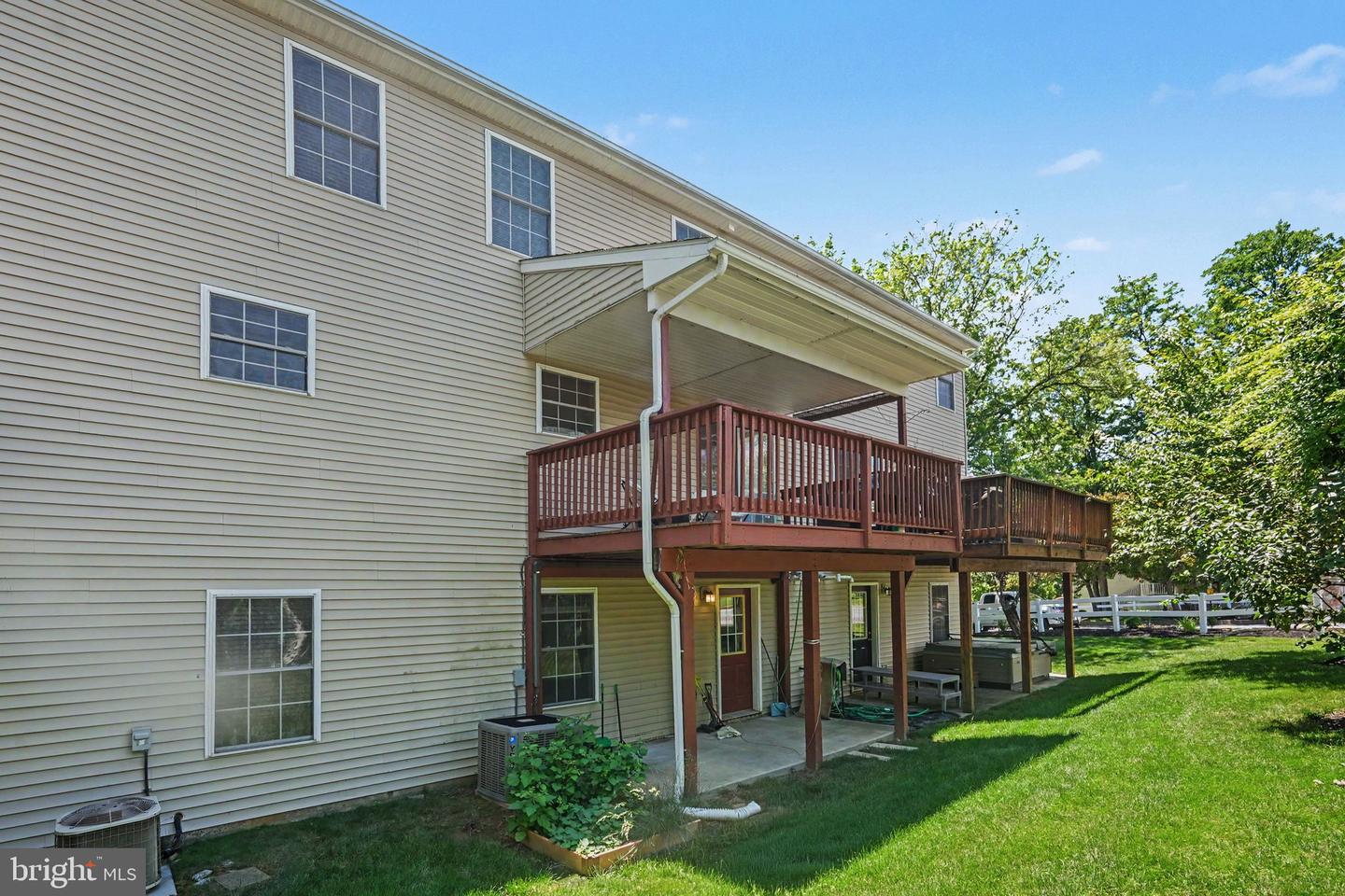 102 Woodside Ct Property Photo 34