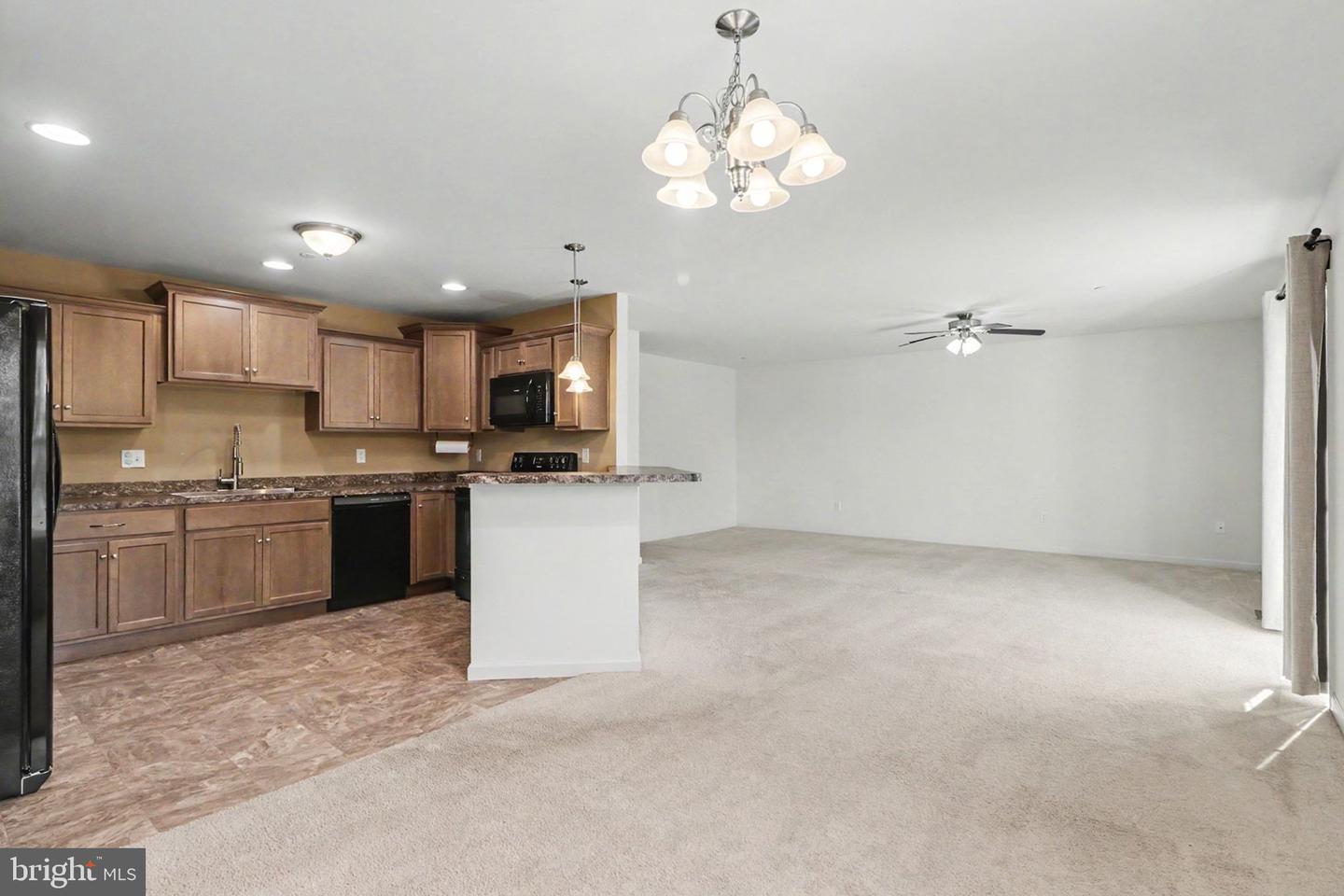 186 Braeburn Way Property Photo 4