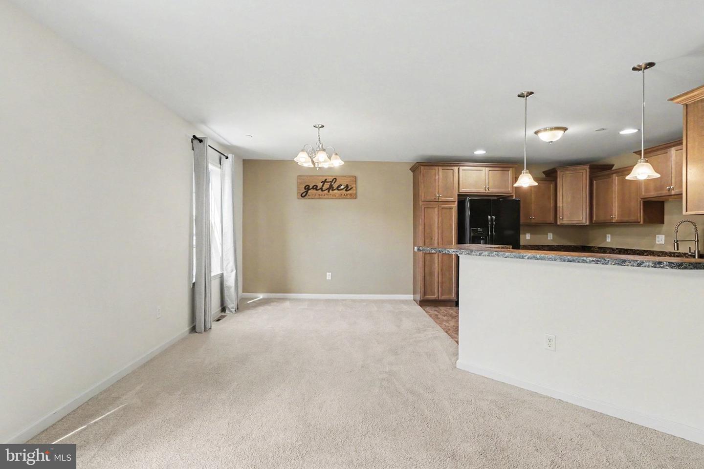 186 Braeburn Way Property Photo 8