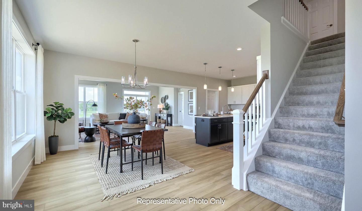 528 Stone Gate Blvd Property Photo 7