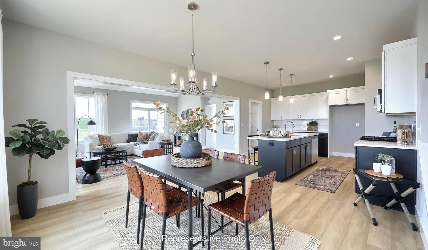 528 Stone Gate Blvd Property Photo 8