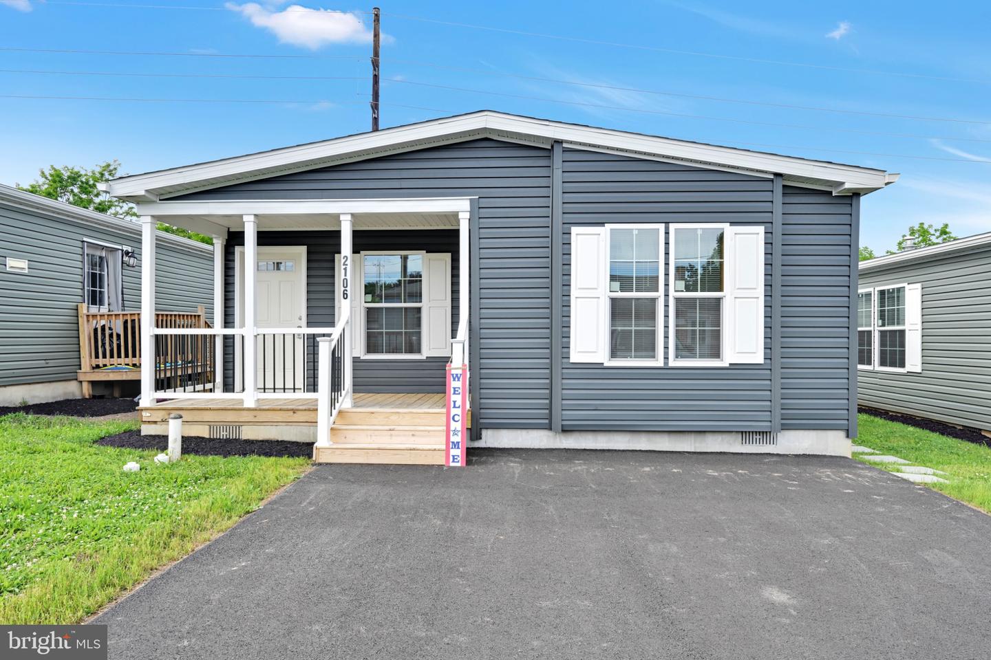 2106 Scull St Property Photo 2