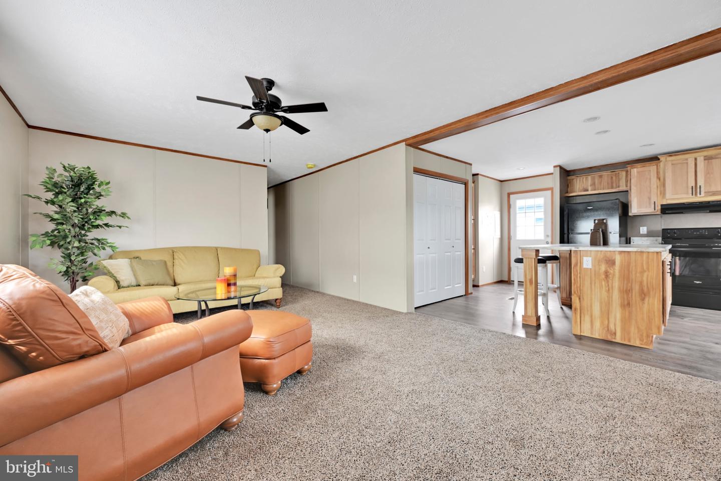 2106 Scull St Property Photo 6