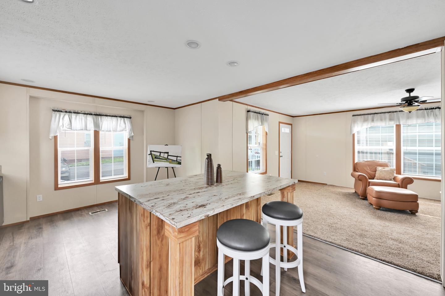 2106 Scull St Property Photo 8