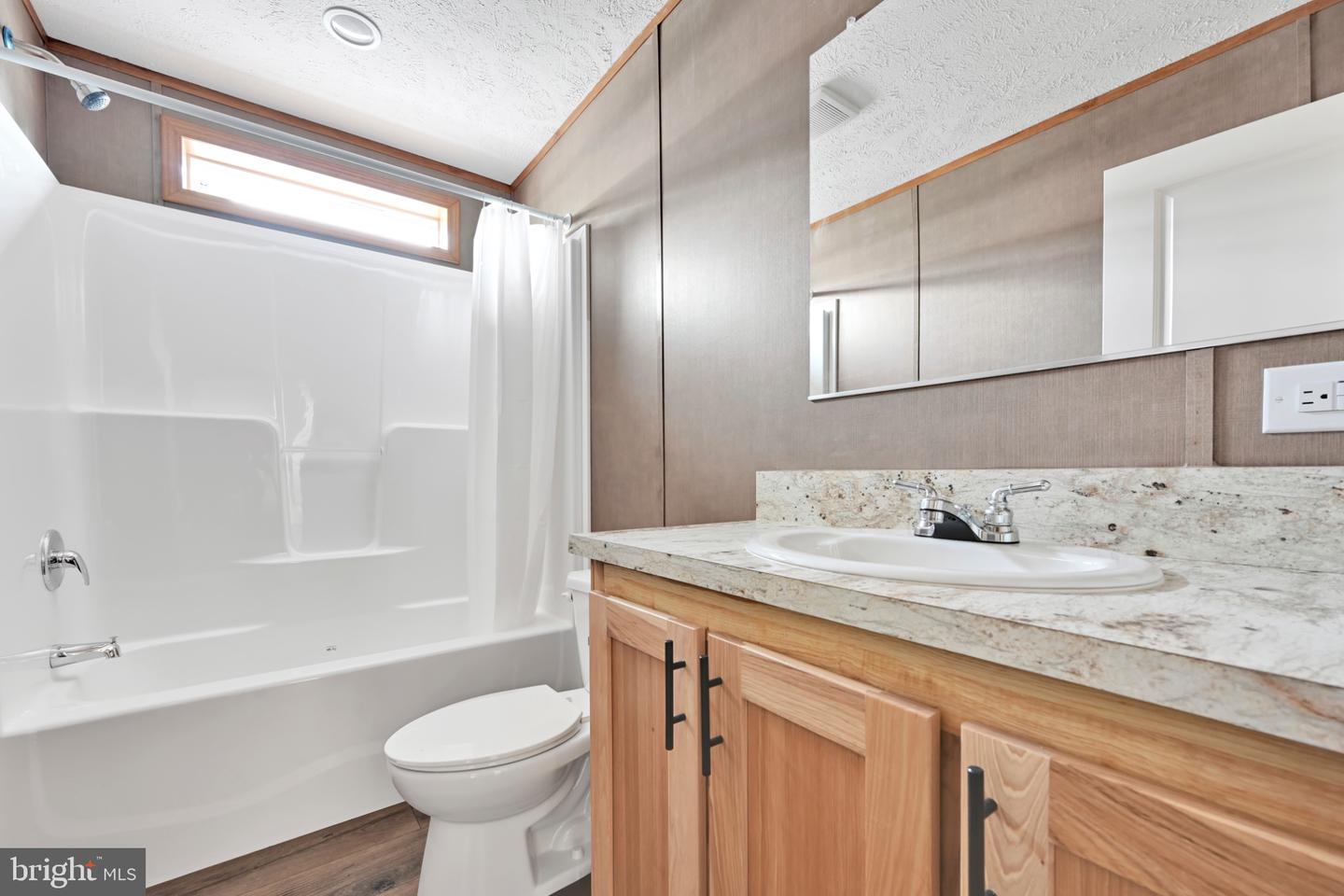 2106 Scull St Property Photo 10