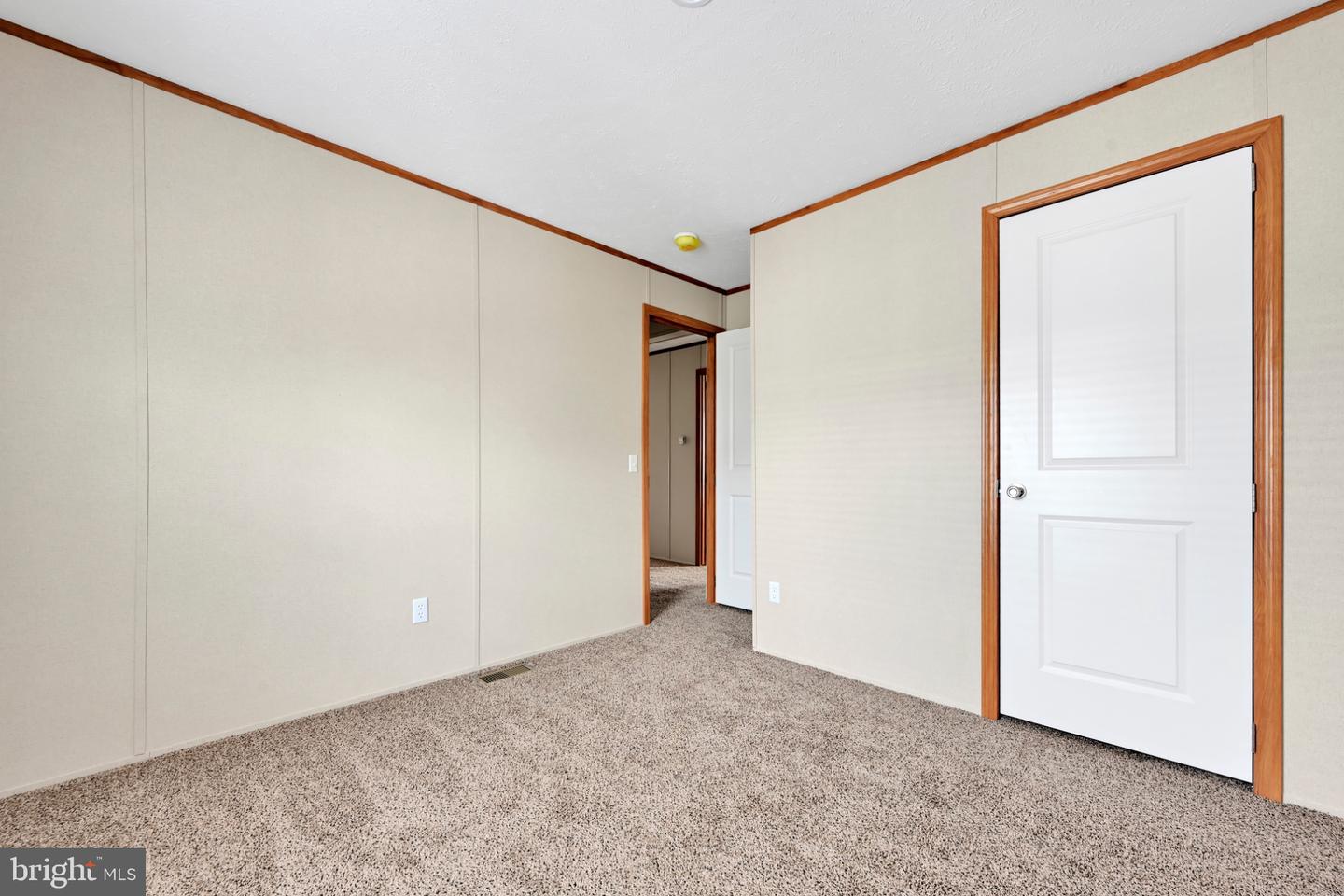 2106 Scull St Property Photo 11